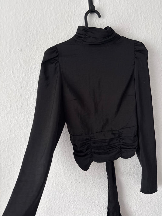 Gina Tricot Opened Back Blouse