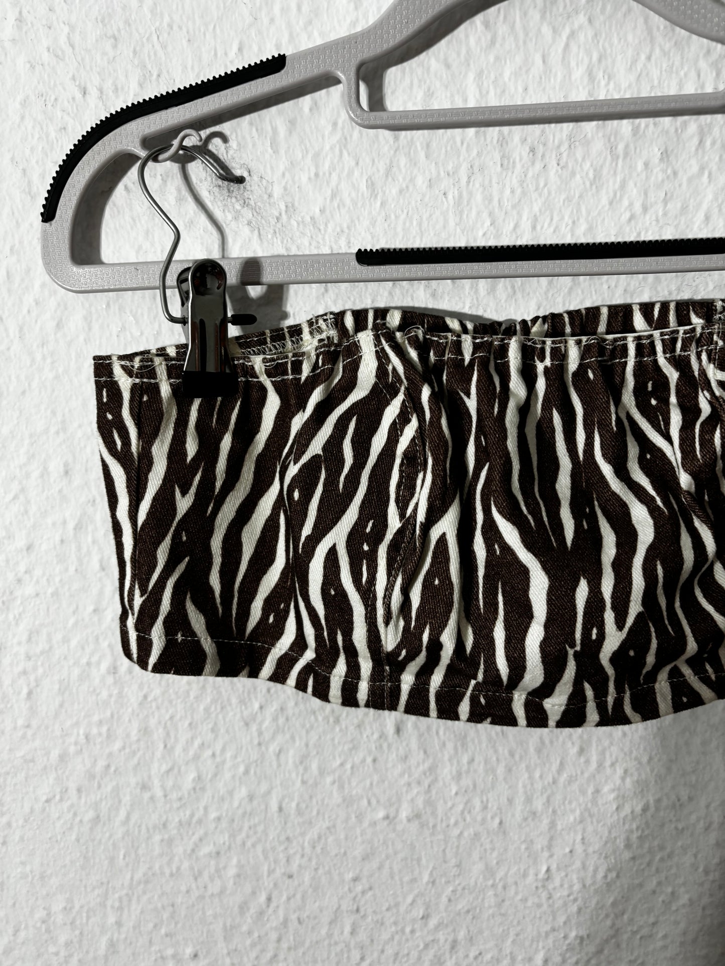 NA-KD Off Shoulder Crop Top