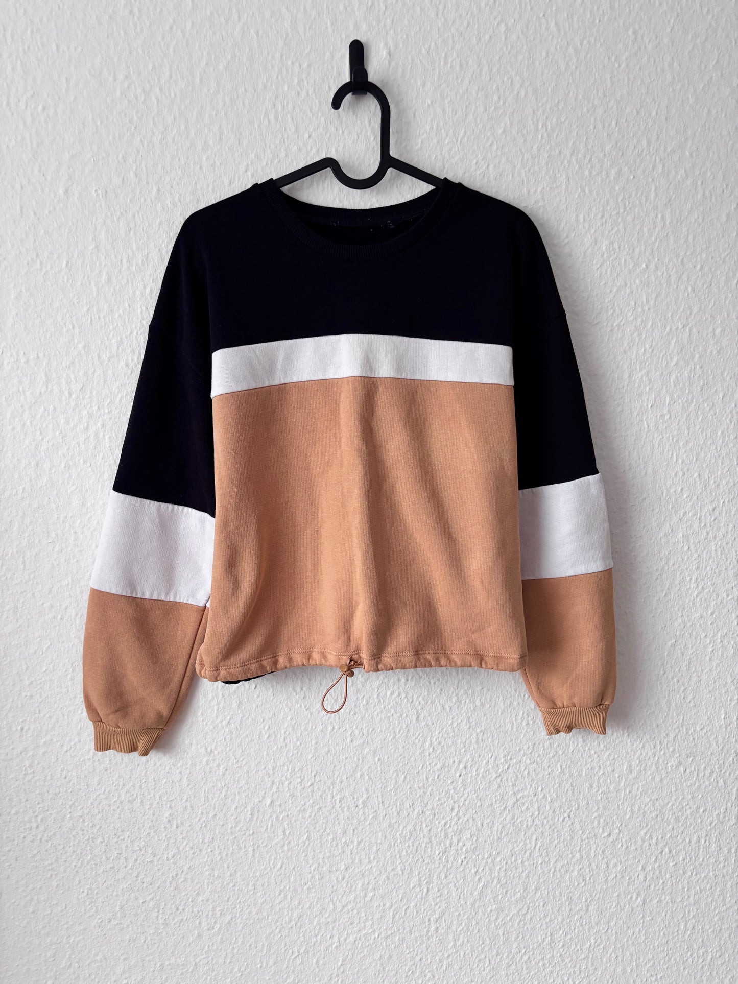 FBSister Sweater