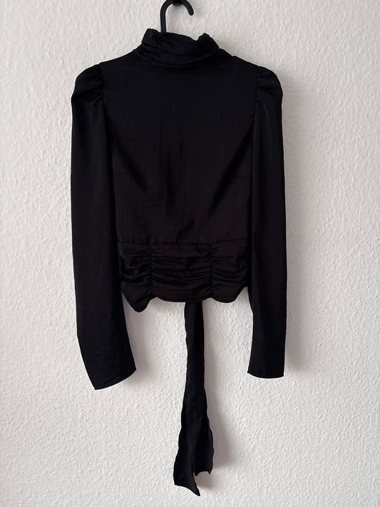 Gina Tricot Opened Back Blouse