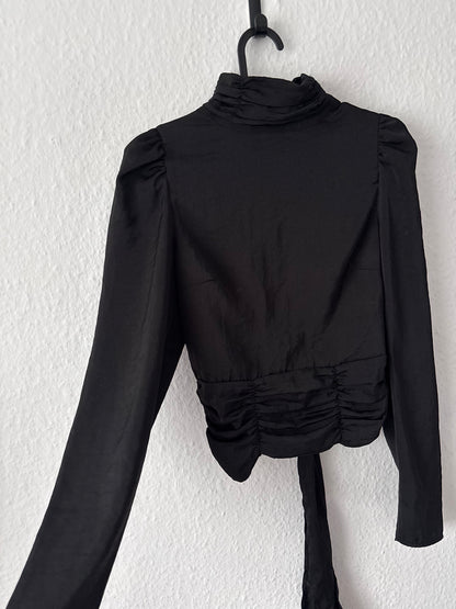 Gina Tricot Opened Back Blouse