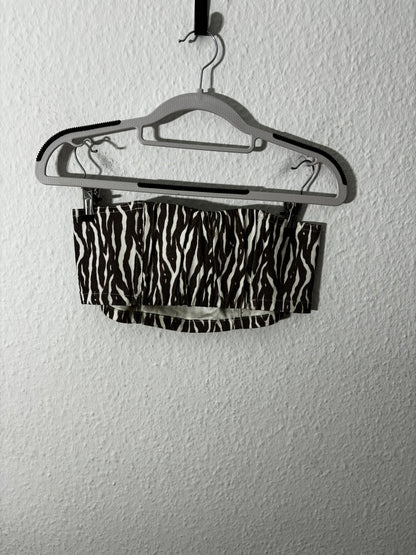 NA-KD Off Shoulder Crop Top