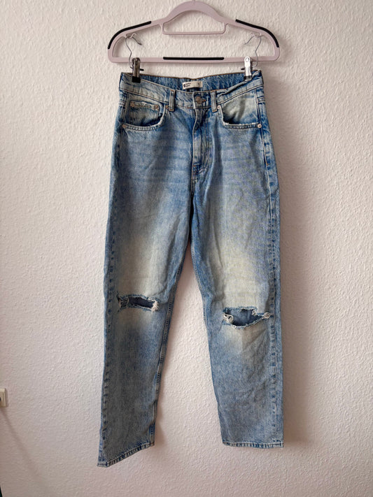 Gina Tricot Ripped Jeans