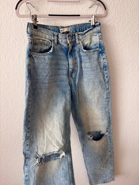 Gina Tricot Ripped Jeans